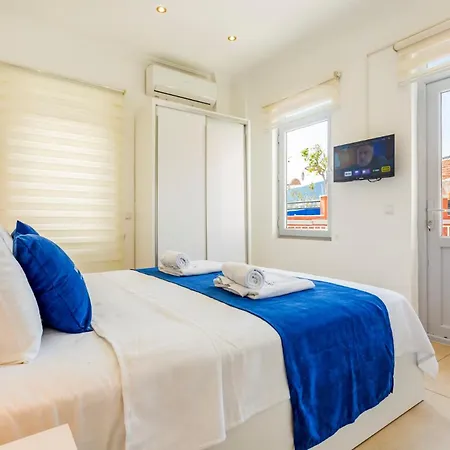 Westcoast 3-bedroom Townhouse Located Heart Of Old Town With A Private Plunge Pool Semesterbostad