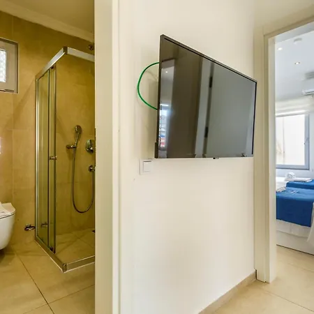 Westcoast 3-bedroom Townhouse Located Heart Of Old Town With A Private Plunge Pool