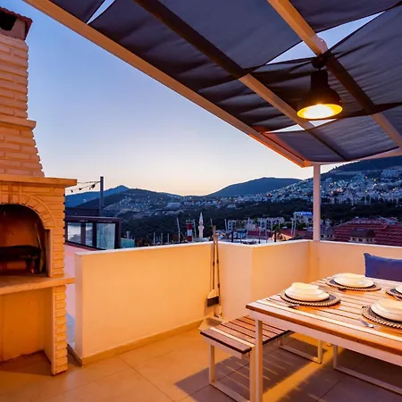 Westcoast 3-bedroom Townhouse Located Heart Of Old Town With A Private Plunge Pool *