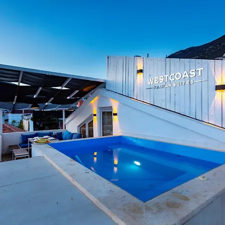 Westcoast 3-bedroom Townhouse Located Heart Of Old Town With A Private Plunge Pool *