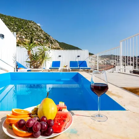 Westcoast 3-bedroom Townhouse Located Heart Of Old Town With A Private Plunge Pool Nyaraló *