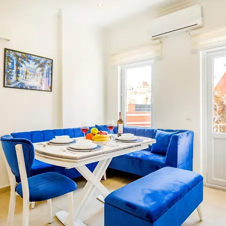 Westcoast 3-bedroom Townhouse Located Heart Of Old Town With A Private Plunge Pool Kalkan