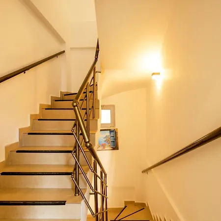 Semesterbostad Westcoast 3-bedroom Townhouse Located Heart Of Old Town With A Private Plunge Pool