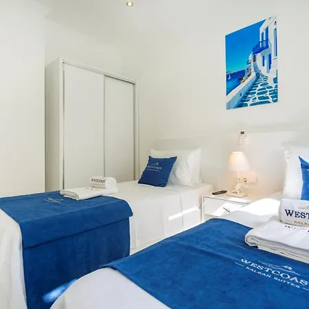 Westcoast 3-bedroom Townhouse Located Heart Of Old Town With A Private Plunge Pool Semesterbostad *