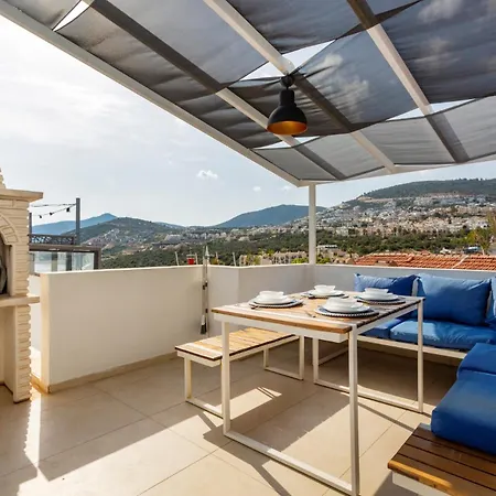 Westcoast 3-bedroom Townhouse Located Heart Of Old Town With A Private Plunge Pool