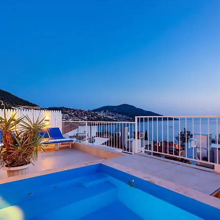 Westcoast 3-bedroom Townhouse Located Heart Of Old Town With A Private Plunge Pool Kalkan